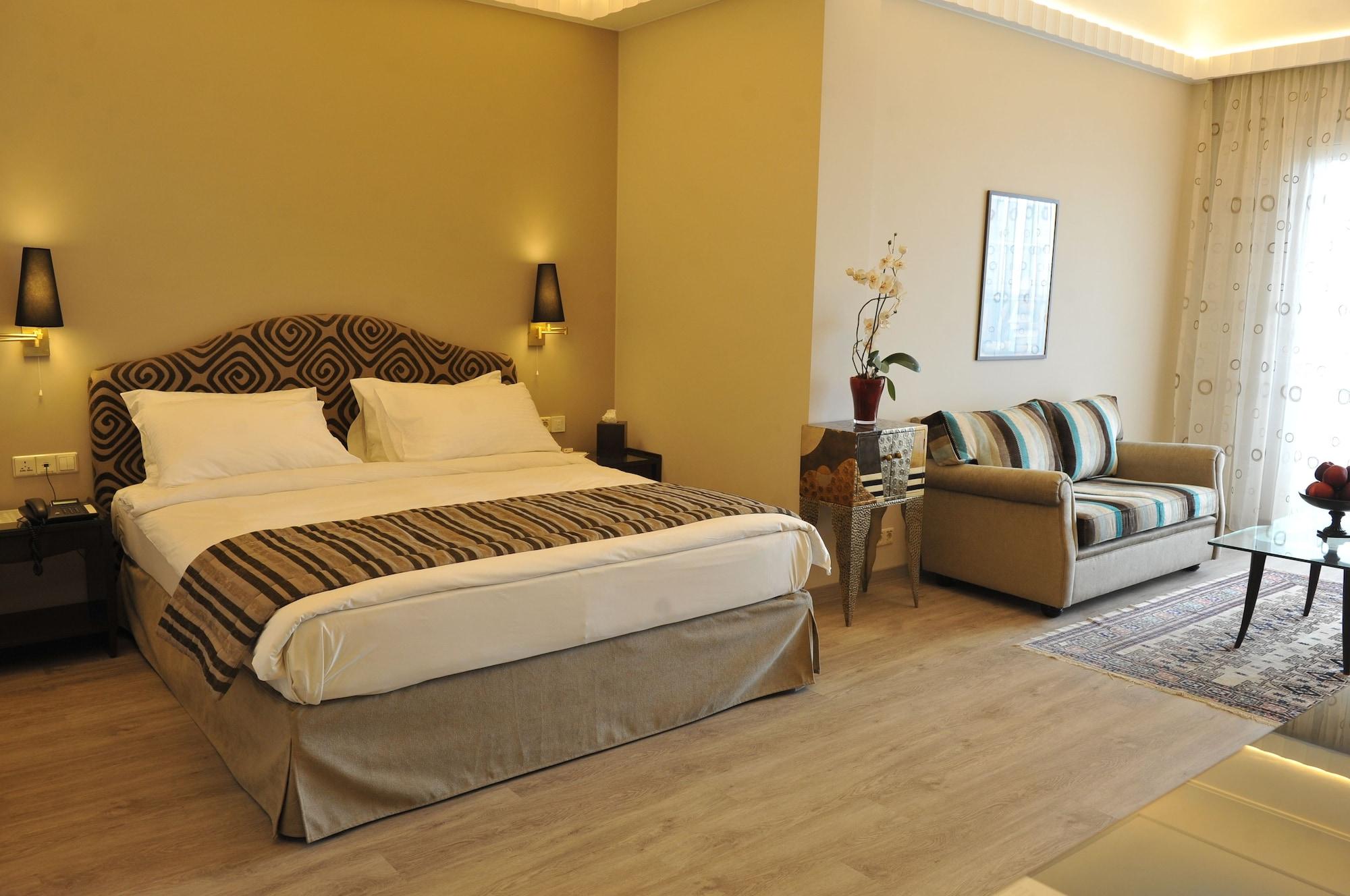 Warwick Palm Beach Hotel Beirut Exterior photo